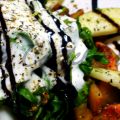 Ensalada de rúcula con manzana y yogur de soja