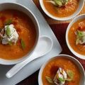 Sopa de camote con chipotle y queso crema[...]