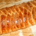 Trenza de hojaldre con jamón york y queso