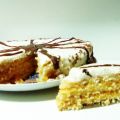 Tarta rellena de crema de limón y cubierta de[...]
