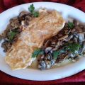 CHAMPIÑONES AL AJILLO Y TORTILLA DE JAMÓN