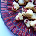 Corazones de queso y pimienta rosa.