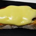 TOSTA DE QUESO DEL PAIS CON CHORIZO