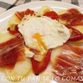 HUEVOS CON  PATATAS, PIQUILLOS Y JAMÓN IBÉRICO