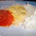 Raviolis a los cuatro quesos con tomate