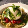 BERENJENA CON BURRATA Y MERMELADA DE TOMATE CON[...]