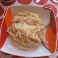 Macarrones con atún y salsa de queso