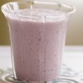 Licuado de queso crema y moras azules