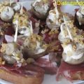 Pan tostado con jamón y champiñones