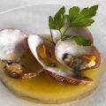 Almejas con salsa de cava