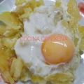 Patatas con huevos, en microondas con Lékué