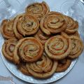 Rollitos de hojaldre con jamón y queso