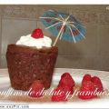 Muffins de chocolate rellenas con frambuesas[...]