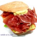 PANECILLOS CASEROS CON JAMÓN Y ALIOLI