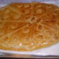 EMPANADA DE ATUN, PIMIENTOS Y CEBOLLA
