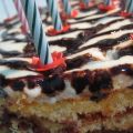 TARTA DE CUMPLEAÑOS DE FRAMBUESA Y NATA (SIN[...]