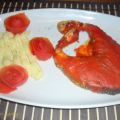 SALMÓN CON TOMATE Y PURÉ DE PATATA