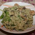Espaguettis con salsa de coco, brócoli, gambas[...]