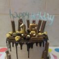 Tarta Drip cake con KitKat