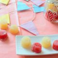 Golosinas de manzana asada y fresas
