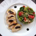 PECHUGAS RELLENAS DE CIRUELAS CON TIMBAL DE[...]