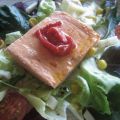 Ensalada con pastel de pimientos del piquillo