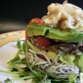 ENSALADA TEMPLADA DE SETAS, GULAS Y AGUACATE