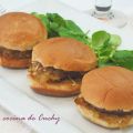 Mini hamburgesas con cebolla caramelizada