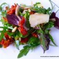 ENSALADA DE BROTES TIERNOS CON TOMATES SECOS,[...]