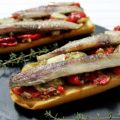 TOSTA DE SARDINAS DE CUBO (SALADAS)