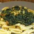 MACARRONES CON ESPINACAS ESPARRAGÁS Y GAMBAS