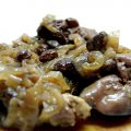 Higaditos encebollados con pasas