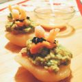 Barquitas de Pera con Aguacate y Langostinos