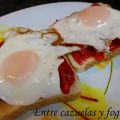 Tostas de pimientos y huevo a la plancha