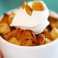 Budín de dulce de leche con caramelo de maní