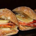 Montaditos de lomo abobado
