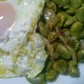 HABAS FRESCAS CON HUEVOS FRITOS