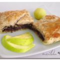 EMPANADA DE HOJALDRE , MORCILLA Y MANZANA