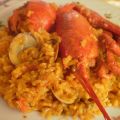 PAELLA DE ARROZ CON BOGAVANTE Y ALMEJAS DEL[...]
