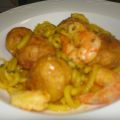 ALBONDIGAS DE PERCA CON FIDEÚA Y LANGOSTINOS