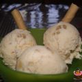 Helado de nata con nueces