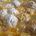 Judías verdes con tomate y albóndigas en Cocotte