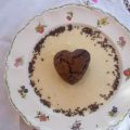 CORAZON DE BROWNIE SOBRE NATILLA AVAINILLADA