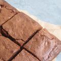 Brownie de espelta y avellanas