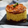 Cous cous al ras el hanut con salmón marinado[...]