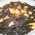 Tagliatelle al nero di sepia con fruti di mare