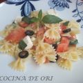 ENSALADA DE PASTA CON QUESO Y SALMON AHUMADO