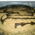 Torta simple decorada con crema moka