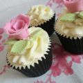 Cupcakes de pasta de frambuesa con vainilla y[...]