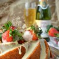 Cider White Chocolate Bundt Cake with White[...]
